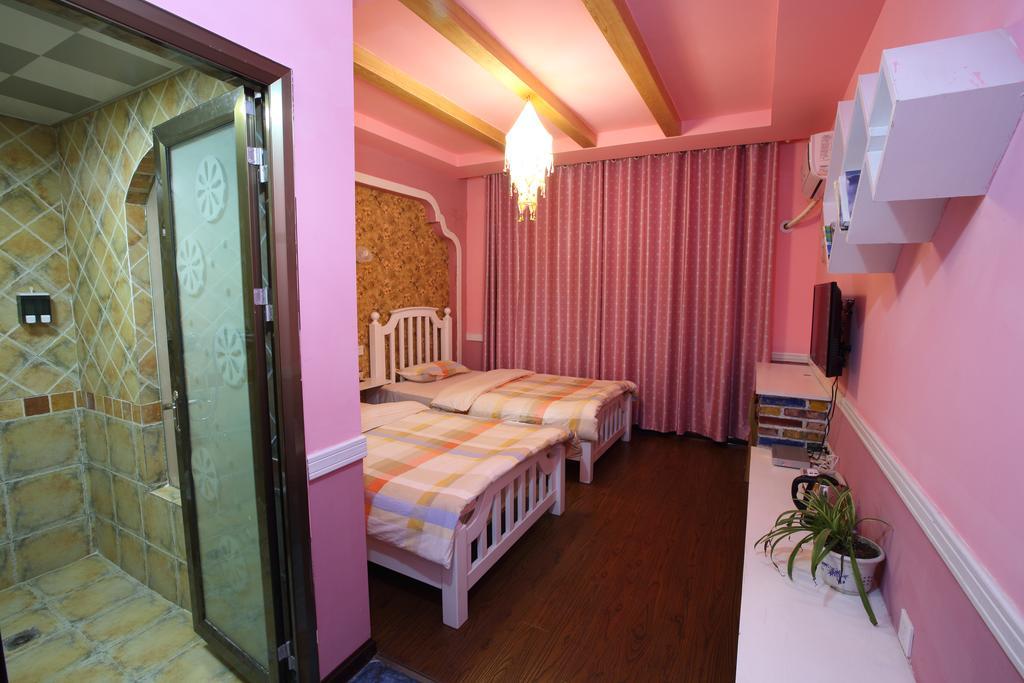 Zhangjiajie April Hostel الغرفة الصورة