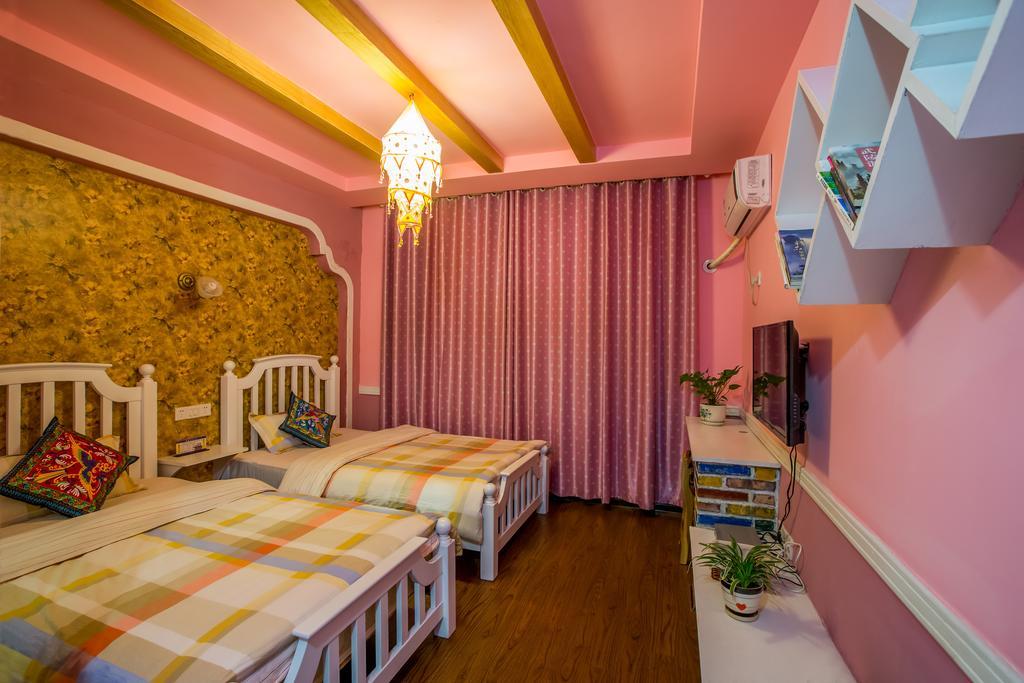 Zhangjiajie April Hostel الغرفة الصورة