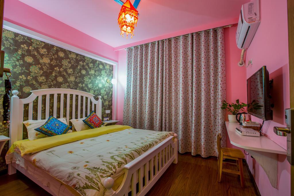 Zhangjiajie April Hostel الغرفة الصورة