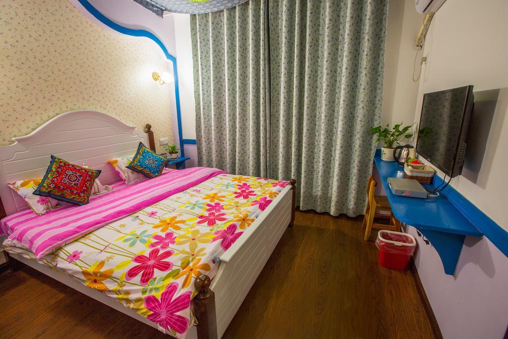 Zhangjiajie April Hostel الغرفة الصورة